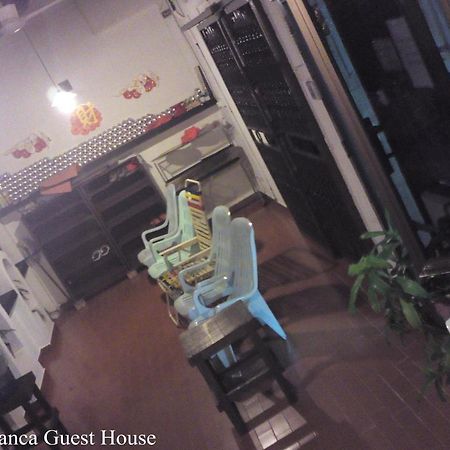 Casa Blanca Guest House Malacca Exterior photo