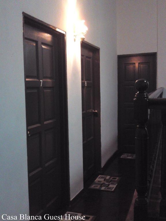 Casa Blanca Guest House Malacca Exterior photo