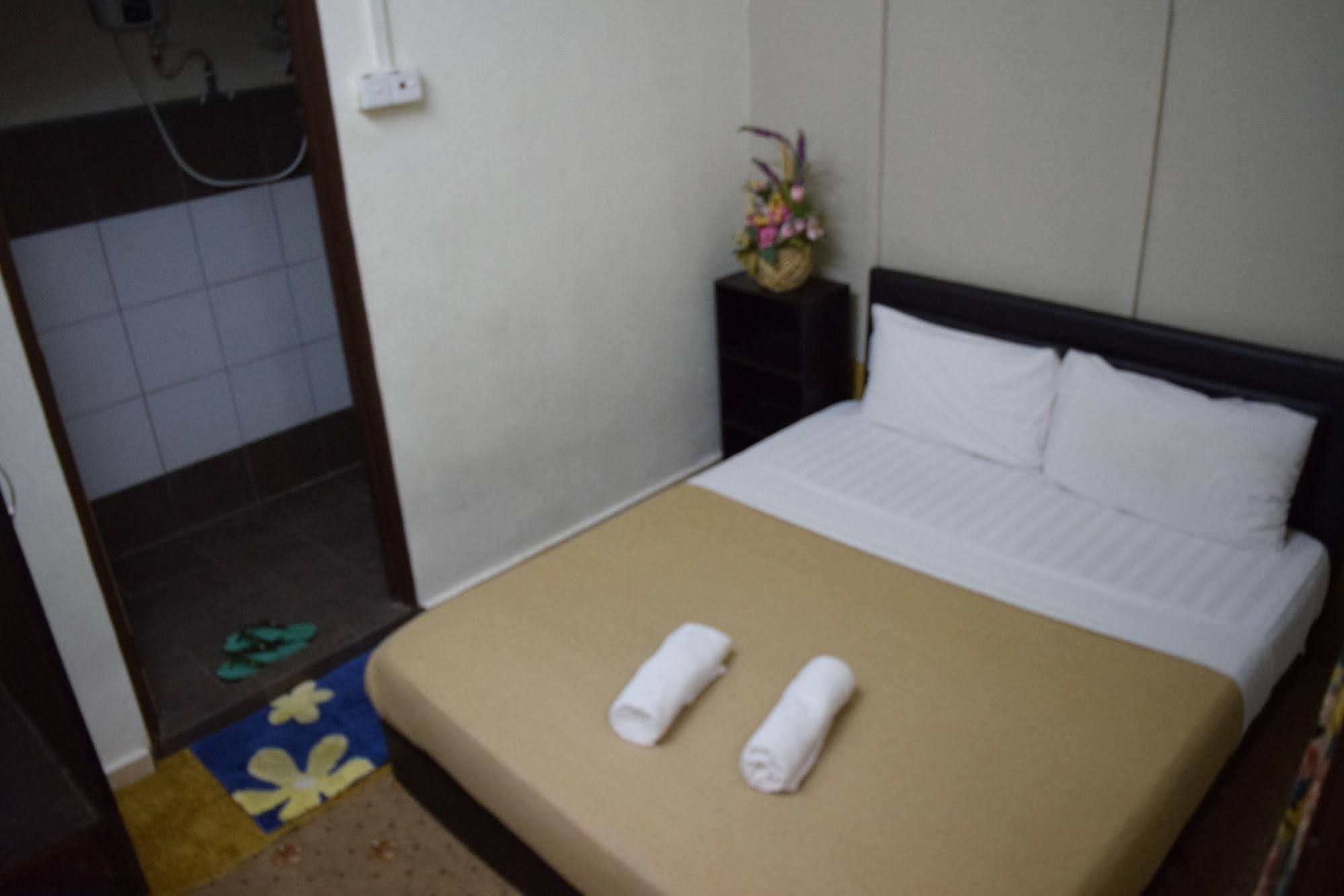 Casa Blanca Guest House Malacca Exterior photo