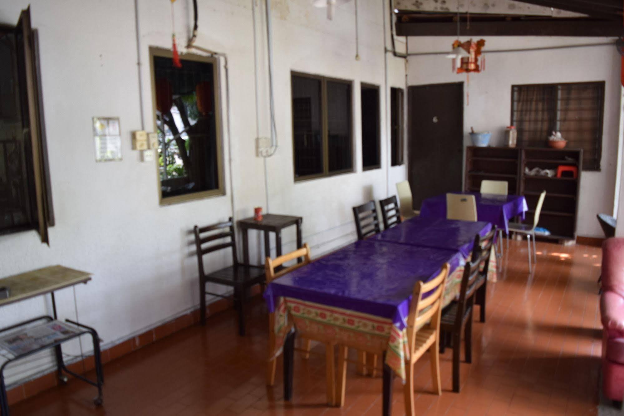Casa Blanca Guest House Malacca Exterior photo