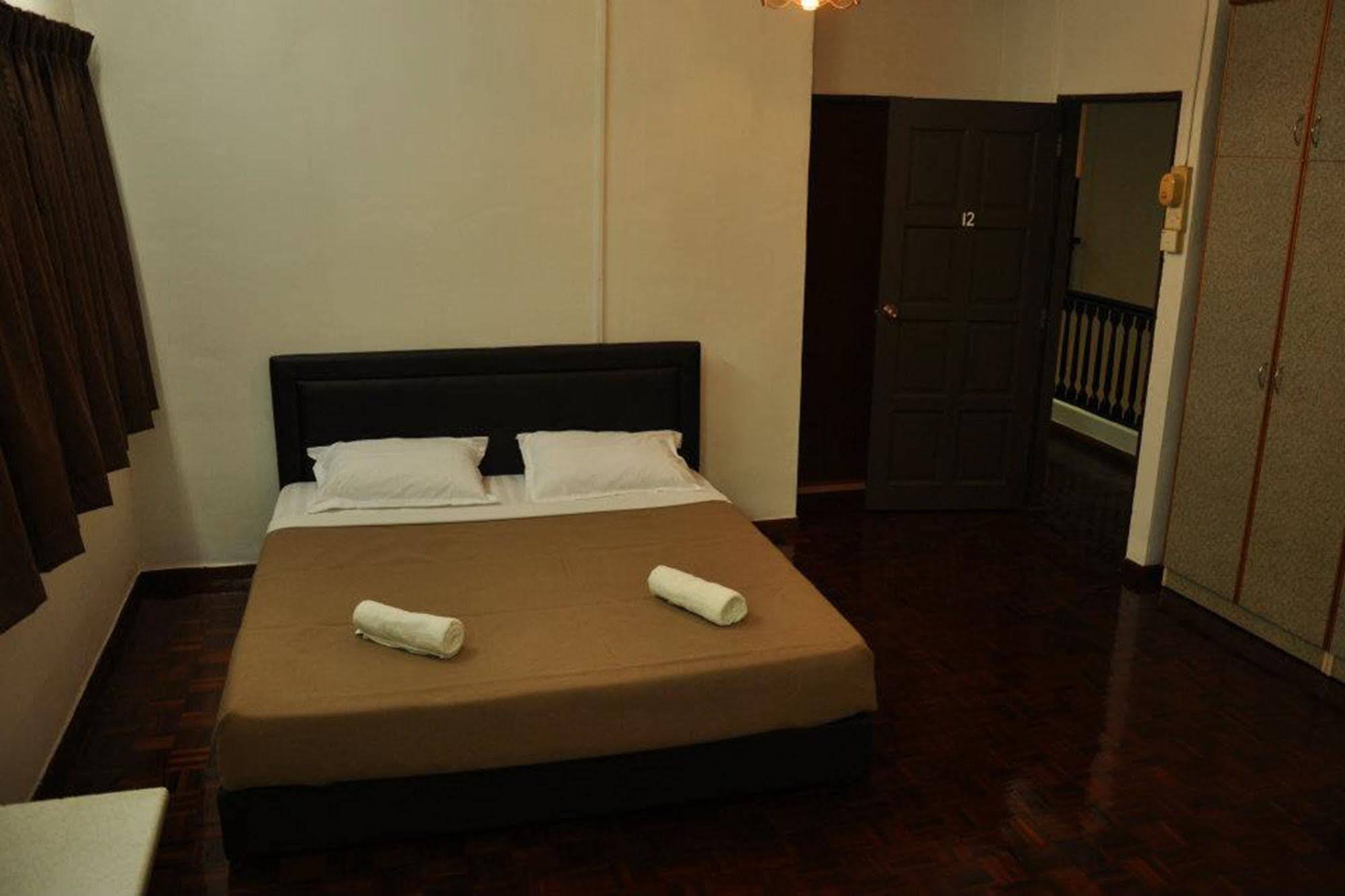 Casa Blanca Guest House Malacca Exterior photo