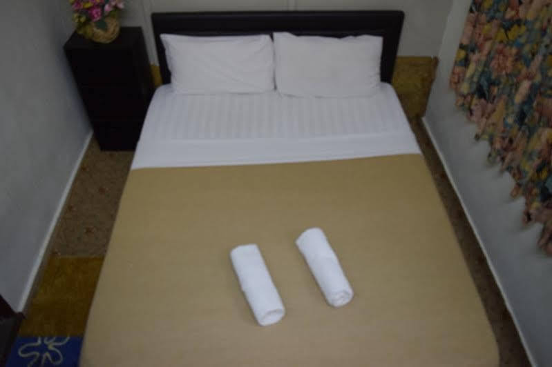 Casa Blanca Guest House Malacca Exterior photo